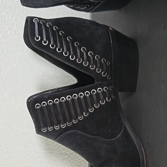 Vince Camuto Black Ankle Boots Size 8.5 - Picture 7 of 9